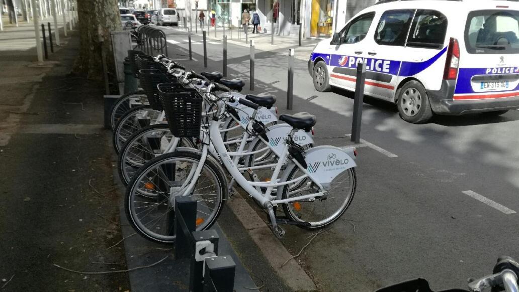 Suite Hauteurs De Vichy Creuzier-le-Vieux Esterno foto