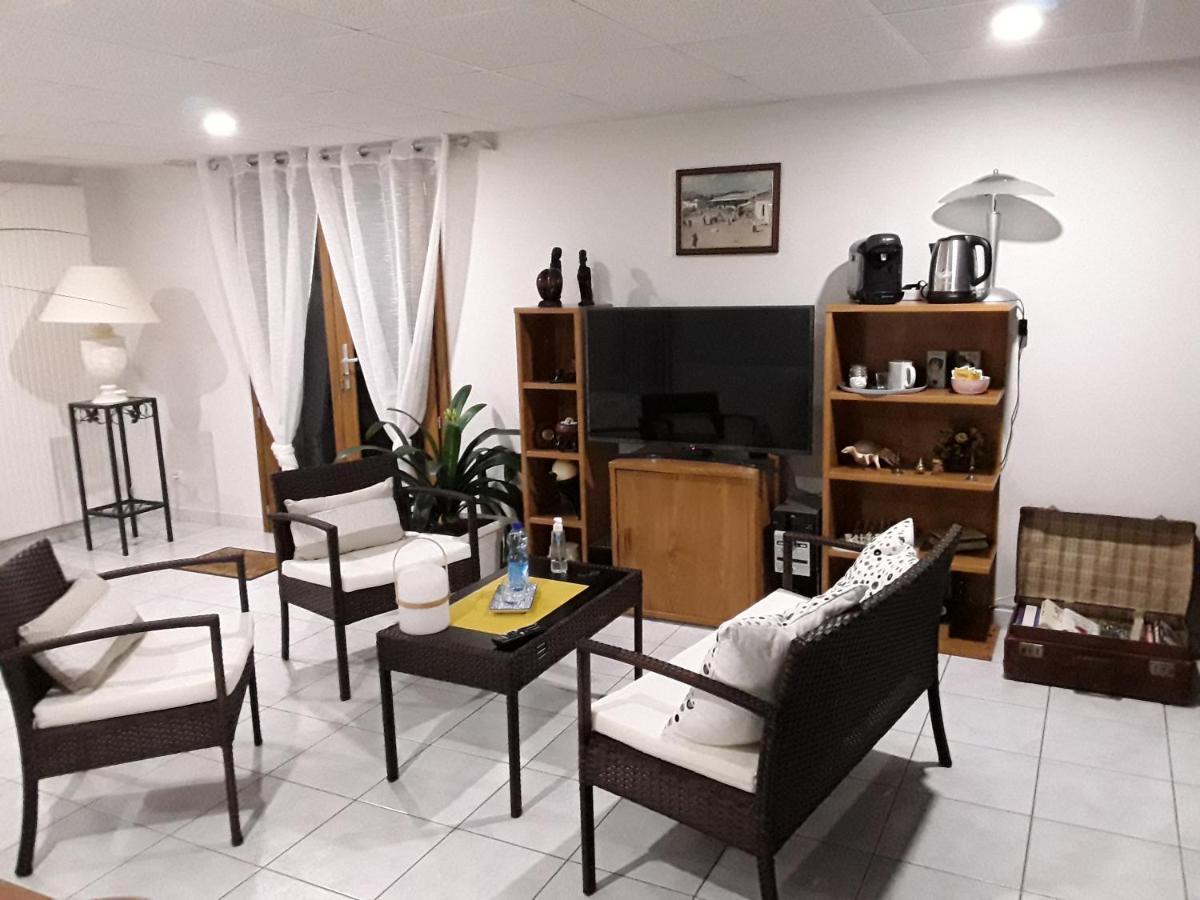 Suite Hauteurs De Vichy Creuzier-le-Vieux Esterno foto